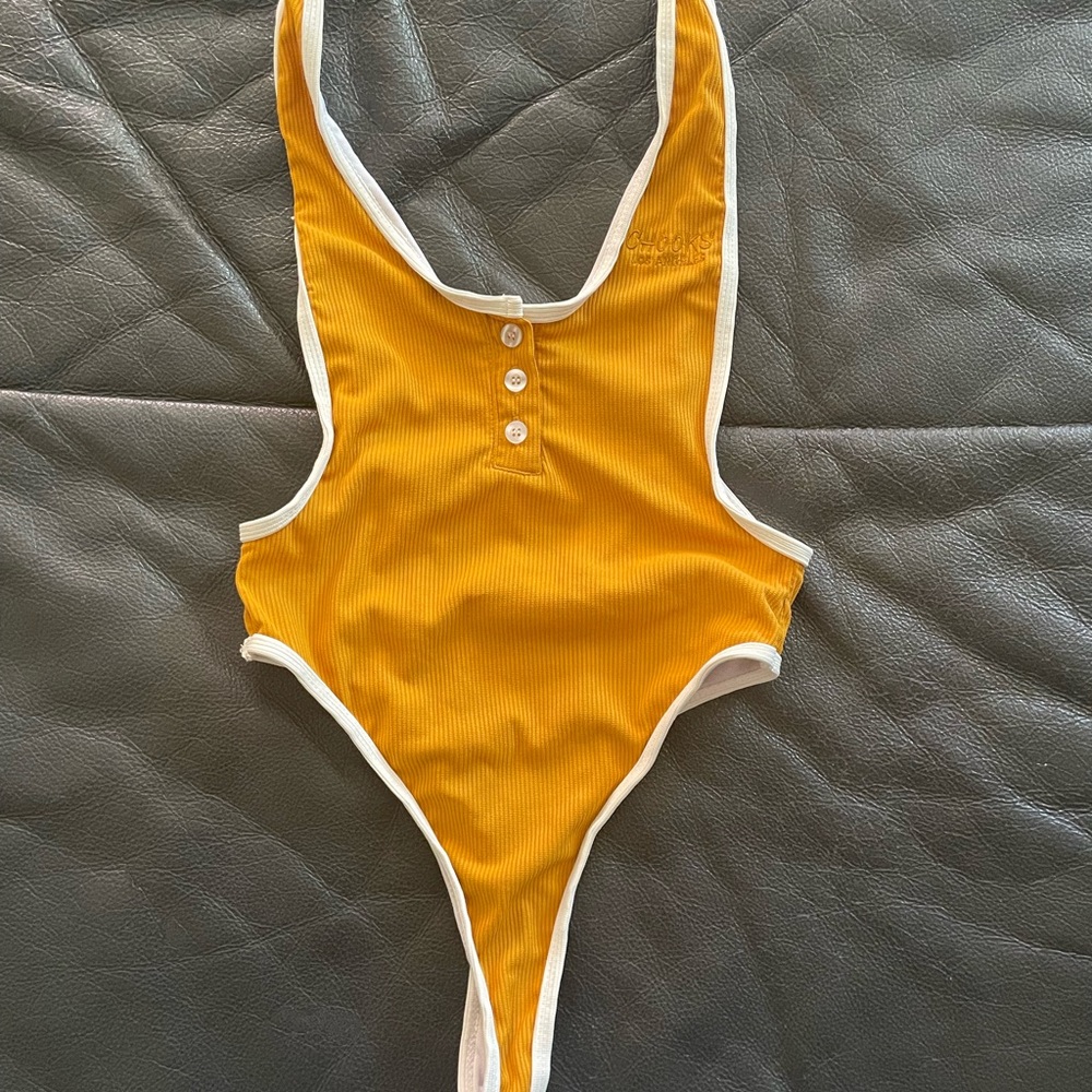 NWOT —Chooks One Piece